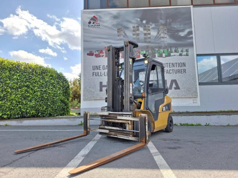 Caterpillar GP25NTD - Chariot élévateur à gaz: photos 1 Caterpillar GP25NTD - Chariot élévateur à gaz: photos 1