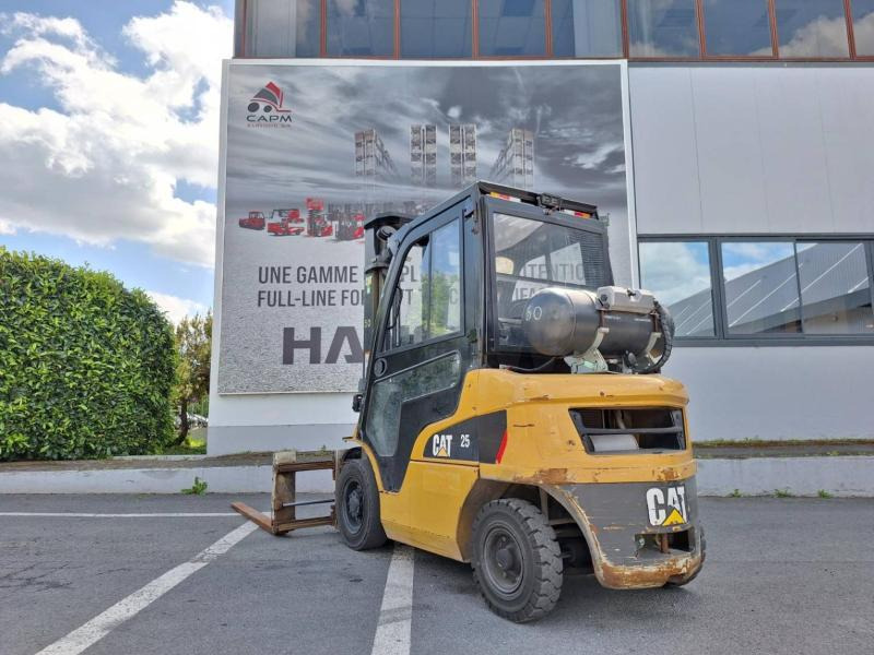 Caterpillar GP25NTD - Chariot élévateur à gaz: photos 4 Caterpillar GP25NTD - Chariot élévateur à gaz: photos 4