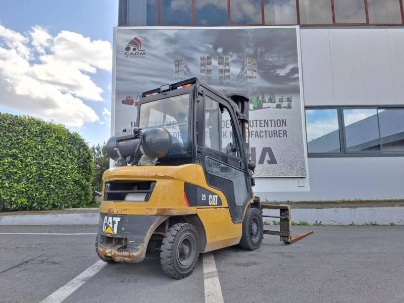 Caterpillar GP25NTD - Chariot élévateur à gaz: photos 5 Caterpillar GP25NTD - Chariot élévateur à gaz: photos 5