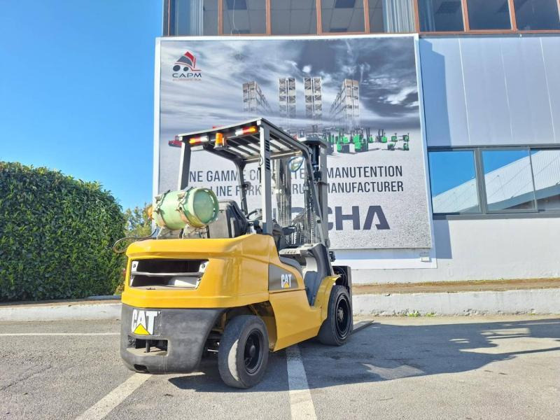 Caterpillar GP30NTD - Chariot élévateur à gaz: photos 5 Caterpillar GP30NTD - Chariot élévateur à gaz: photos 5
