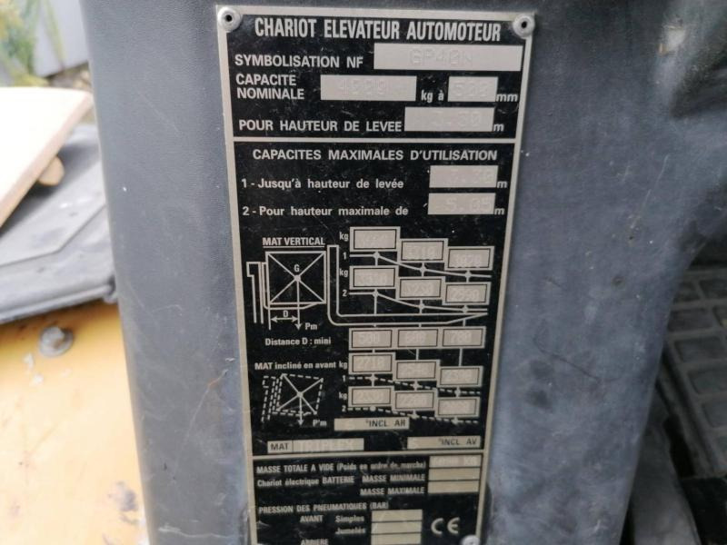 Caterpillar GP40N - Chariot élévateur à gaz: photos 3 Caterpillar GP40N - Chariot élévateur à gaz: photos 3