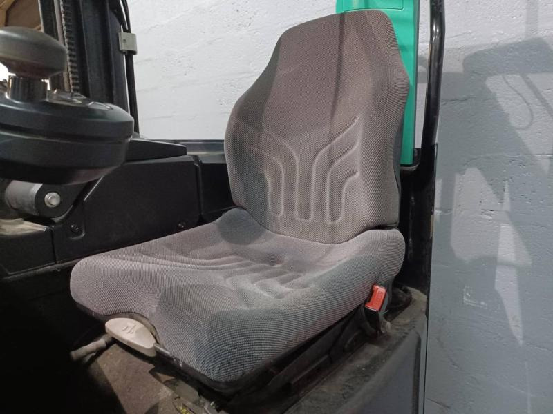 Caterpillar NR16N - Chariot à mât rétractable: photos 5 Caterpillar NR16N - Chariot à mât rétractable: photos 5