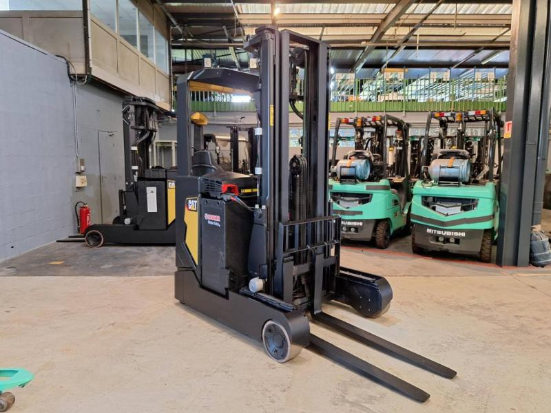 Caterpillar NR16N2 - Chariot à mât rétractable: photos 1 Caterpillar NR16N2 - Chariot à mât rétractable: photos 1