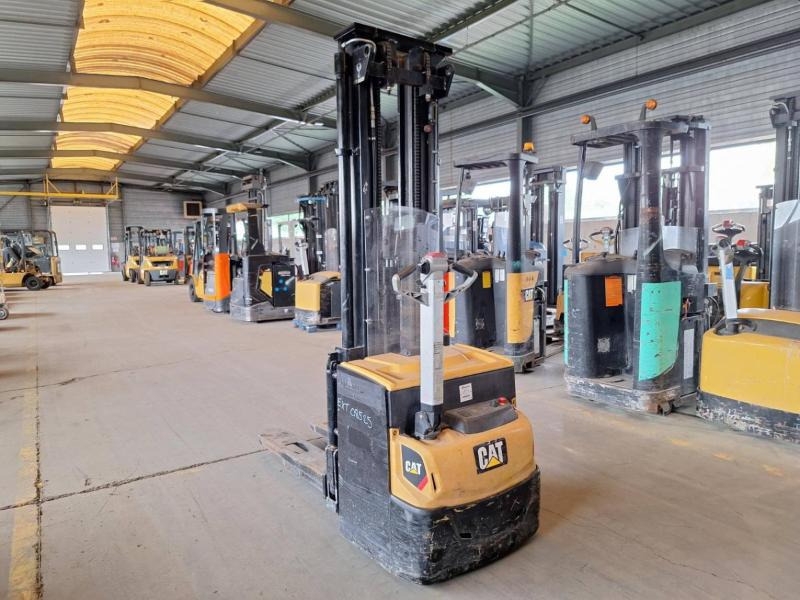 Caterpillar NSP16N2 - Gerbeur: photos 1 Caterpillar NSP16N2 - Gerbeur: photos 1