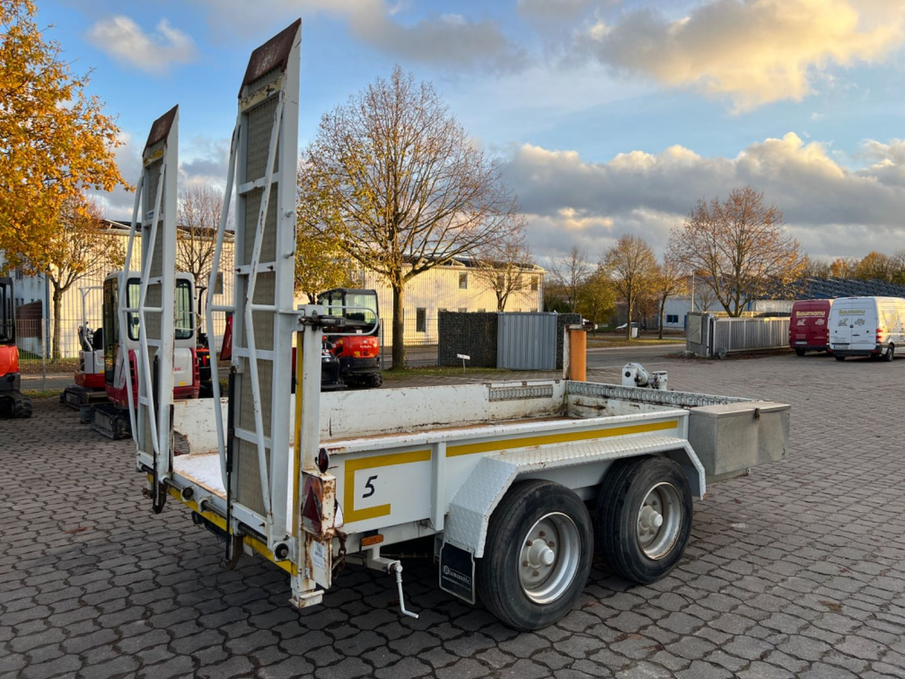 Blomenröhr 552/6900 Tieflader, Rampen, 6,9 to. zGG, TÜV neu - Remorque porte-engin surbaissée: photos 4 Blomenröhr 552/6900 Tieflader, Rampen, 6,9 to. zGG, TÜV neu - Remorque porte-engin surbaissée: photos 4