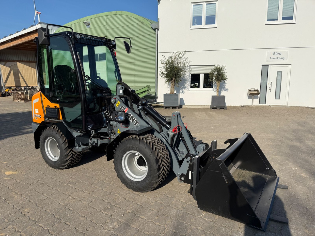 Giant G2500 HD X-TRA, Bj 20, SW, Schaufel, Gabel - Chargeuse sur pneus: photos 1 Giant G2500 HD X-TRA, Bj 20, SW, Schaufel, Gabel - Chargeuse sur pneus: photos 1