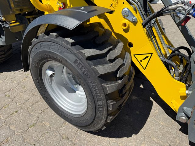 Wacker WL 25, Bj 23, 210 BH, Breitreifen Schaufel Gabel - Chargeuse sur pneus: photos 5 Wacker WL 25, Bj 23, 210 BH, Breitreifen Schaufel Gabel - Chargeuse sur pneus: photos 5