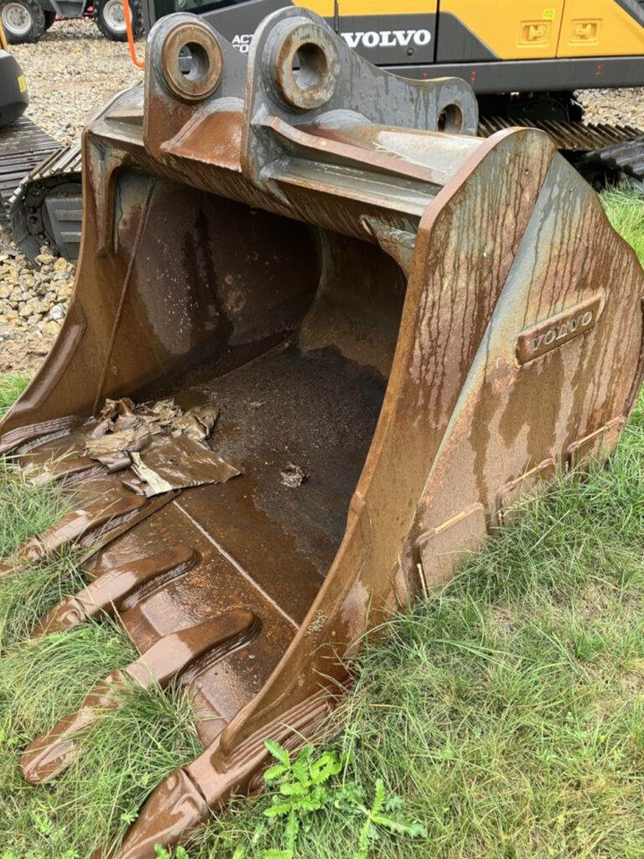 Volvo Tieflöffel mit Zähnen - Festanbau - Tractopelle: photos 1 Volvo Tieflöffel mit Zähnen - Festanbau - Tractopelle: photos 1