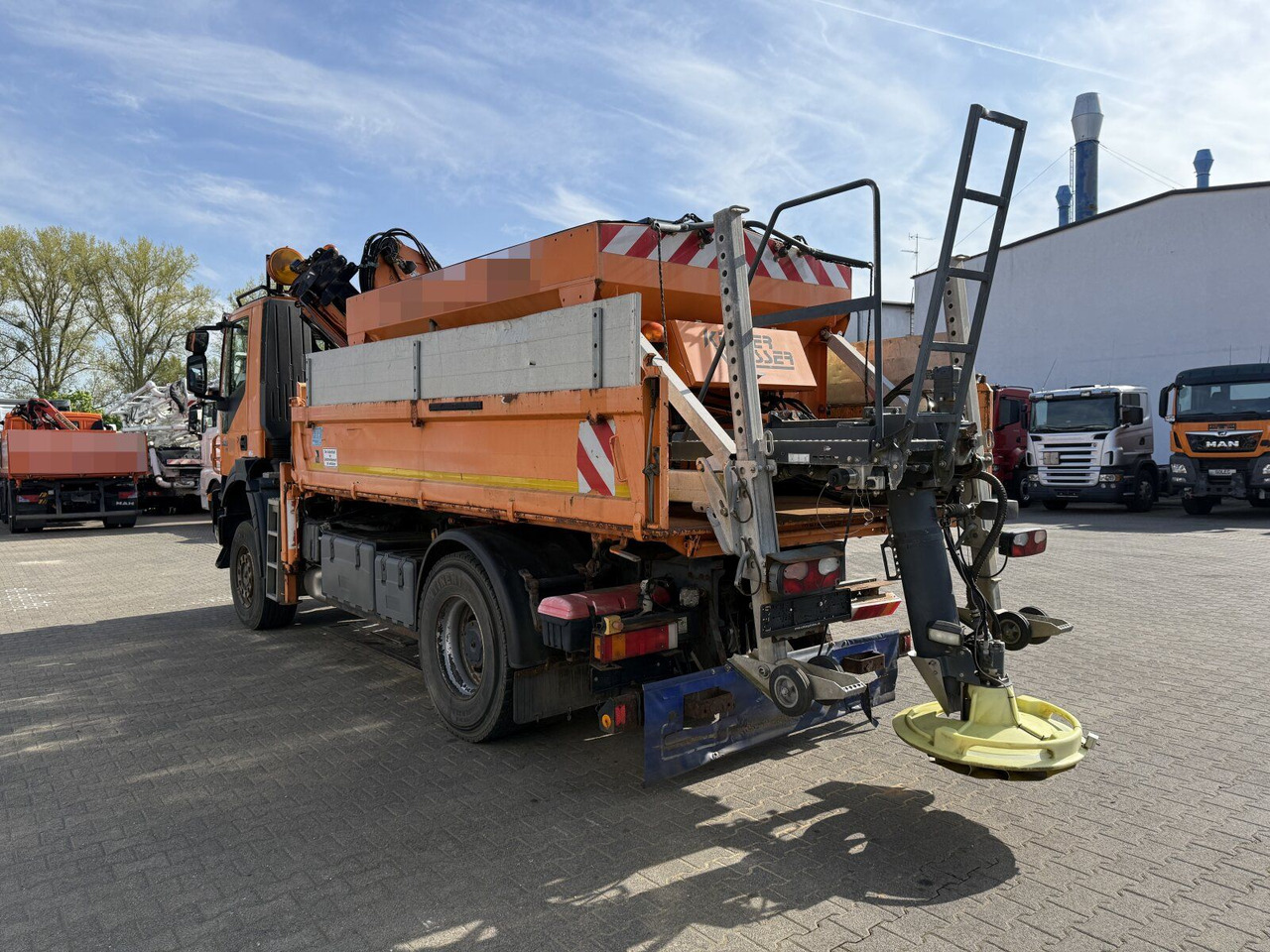 Iveco TRAKKER Kipper Kran TEREX 85.2 Salzstreuer - Camion grue: photos 5 Iveco TRAKKER Kipper Kran TEREX 85.2 Salzstreuer - Camion grue: photos 5