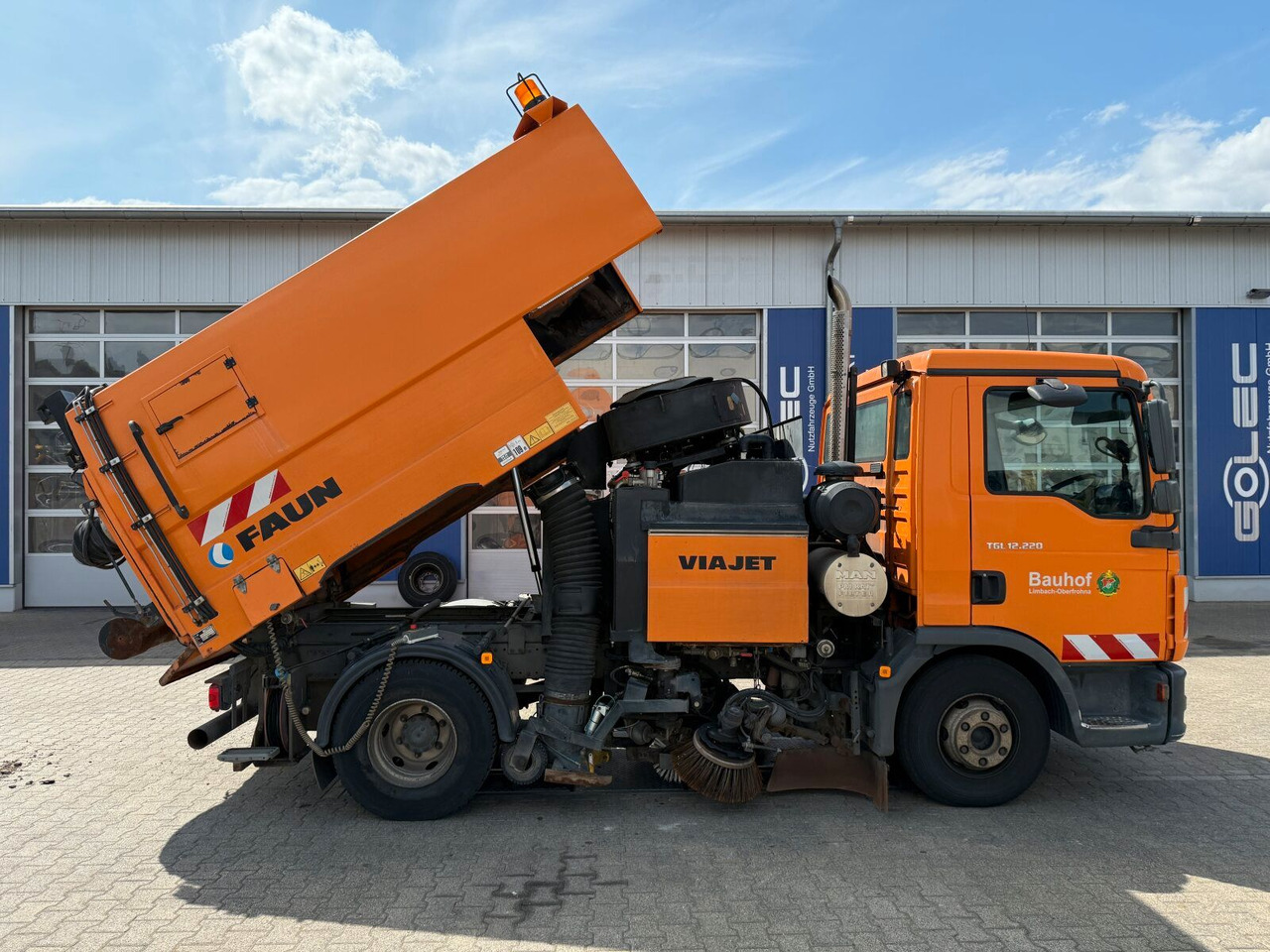 MAN 12.220 4x2 BL Kehrmaschine Viajet 5RHS - Balayeuse de voirie: photos 3 MAN 12.220 4x2 BL Kehrmaschine Viajet 5RHS - Balayeuse de voirie: photos 3