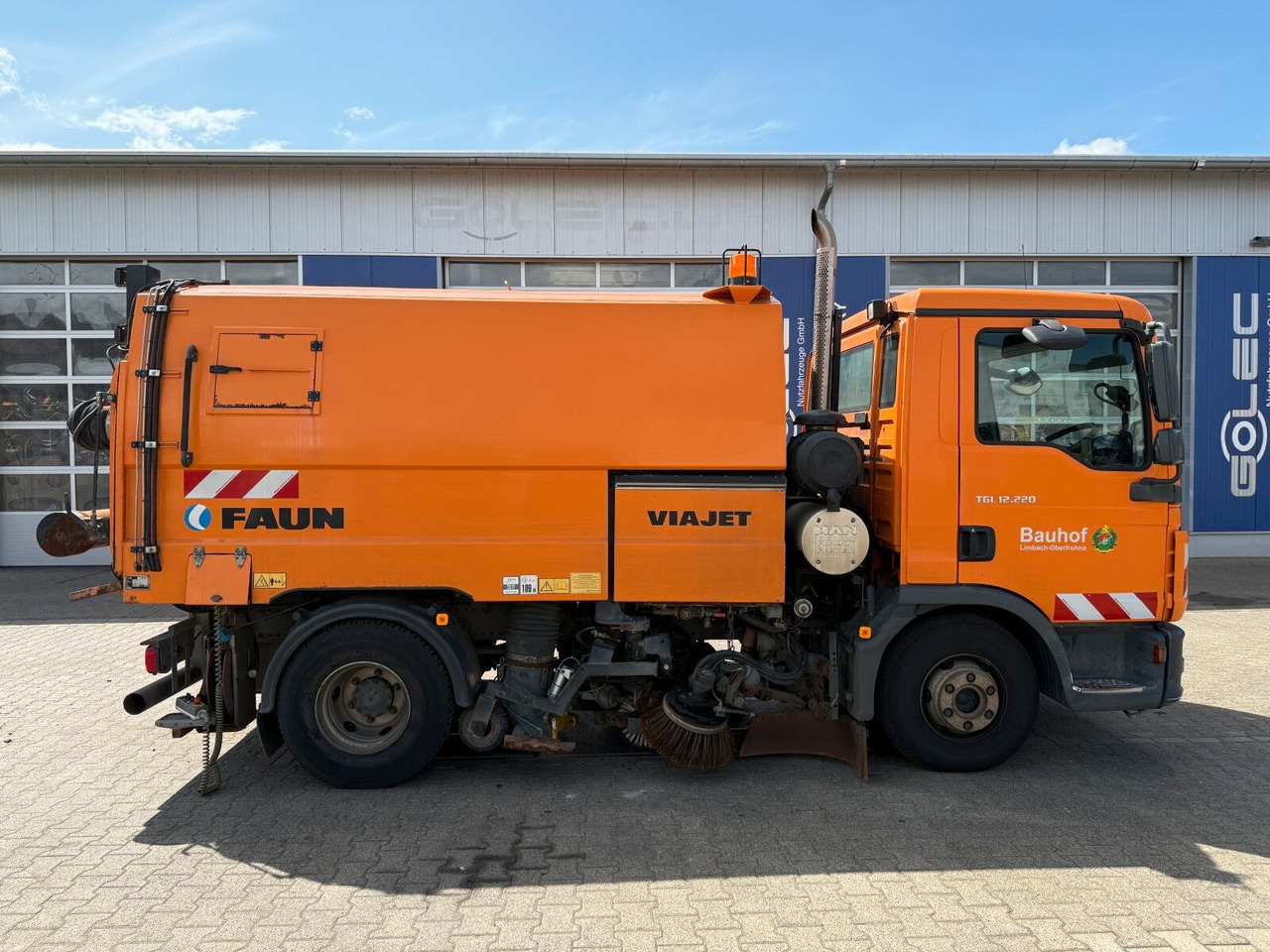 MAN 12.220 4x2 BL Kehrmaschine Viajet 5RHS - Balayeuse de voirie: photos 2 MAN 12.220 4x2 BL Kehrmaschine Viajet 5RHS - Balayeuse de voirie: photos 2