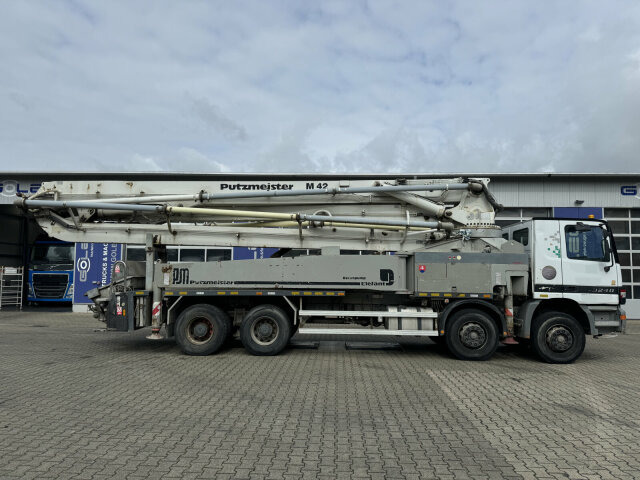 Camion pompe Mercedes-Benz ACTROS 3240 8x4 Betonpumpe PUTZMEISTER BSF 42 M: photos 10
