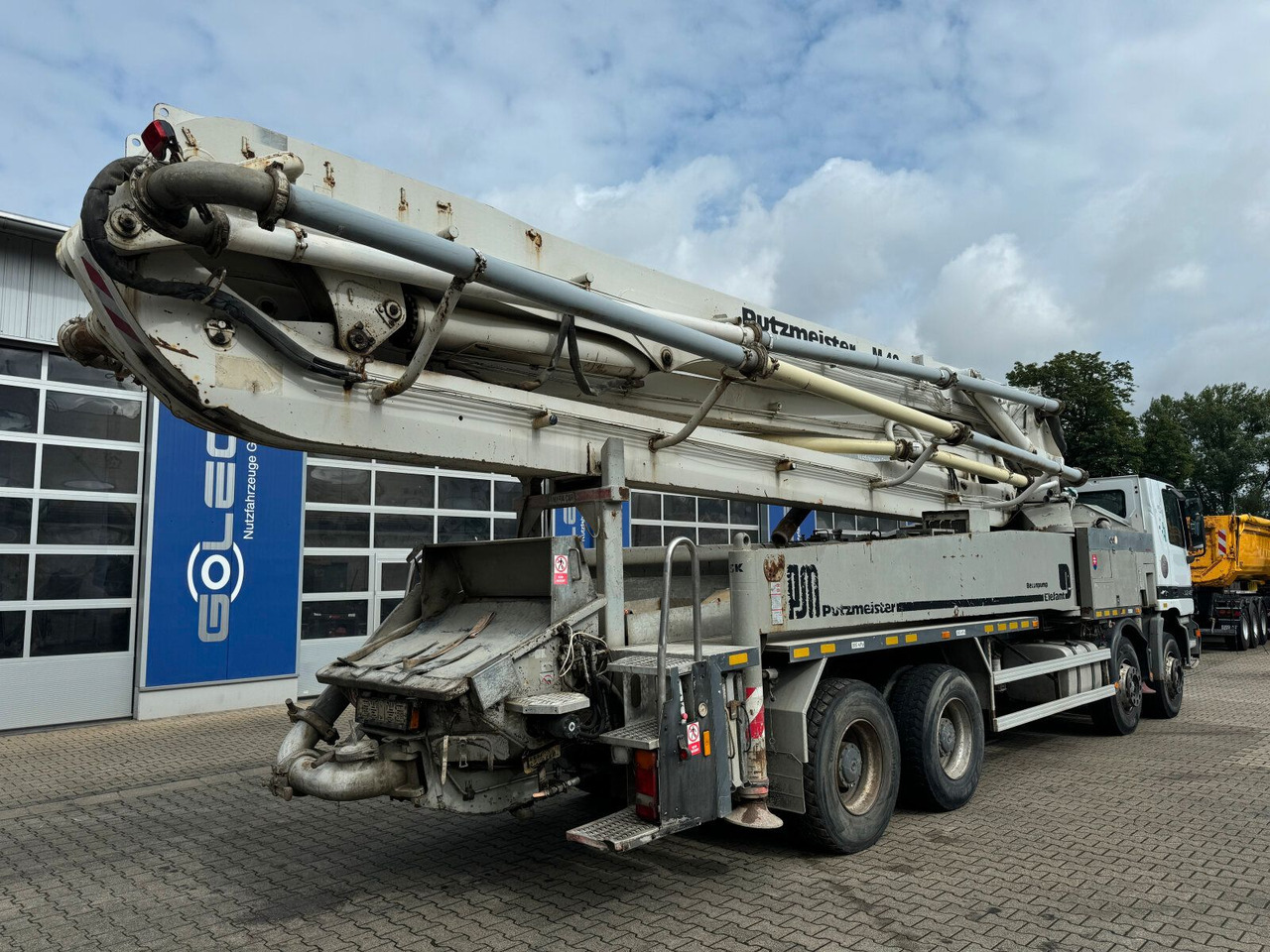 Mercedes-Benz ACTROS 3240 8x4 Betonpumpe PUTZMEISTER BSF 42 M - Camion pompe: photos 5 Mercedes-Benz ACTROS 3240 8x4 Betonpumpe PUTZMEISTER BSF 42 M - Camion pompe: photos 5