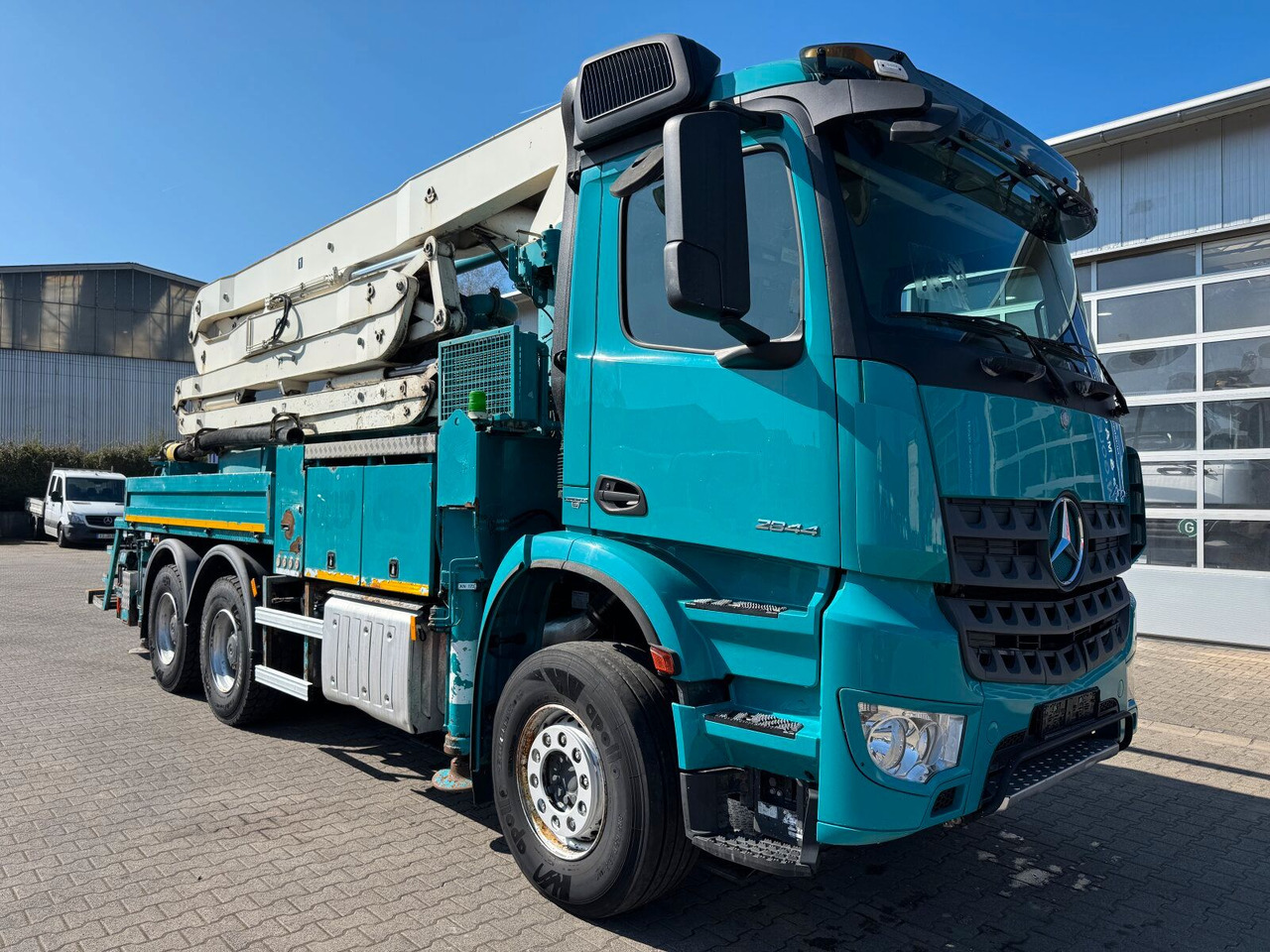Mercedes-Benz AROCS 2844 6x4 Euro 6 Betonpumpe SERMAC 5Z33 - Camion pompe: photos 1 Mercedes-Benz AROCS 2844 6x4 Euro 6 Betonpumpe SERMAC 5Z33 - Camion pompe: photos 1