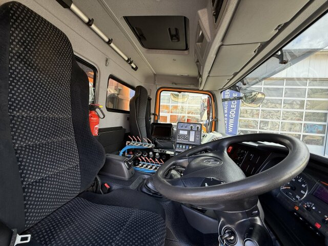 Mercedes-Benz Atego 1324 4x2 Kehrmaschine Viajet 6R/L - Balayeuse de voirie: photos 2 Mercedes-Benz Atego 1324 4x2 Kehrmaschine Viajet 6R/L - Balayeuse de voirie: photos 2