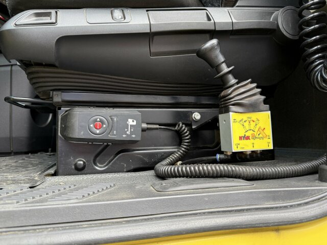 Mercedes-Benz ACTROS 1846 4x4 HAD Eur 6 Kipphydraulik Retarder - Tracteur routier: photos 3 Mercedes-Benz ACTROS 1846 4x4 HAD Eur 6 Kipphydraulik Retarder - Tracteur routier: photos 3