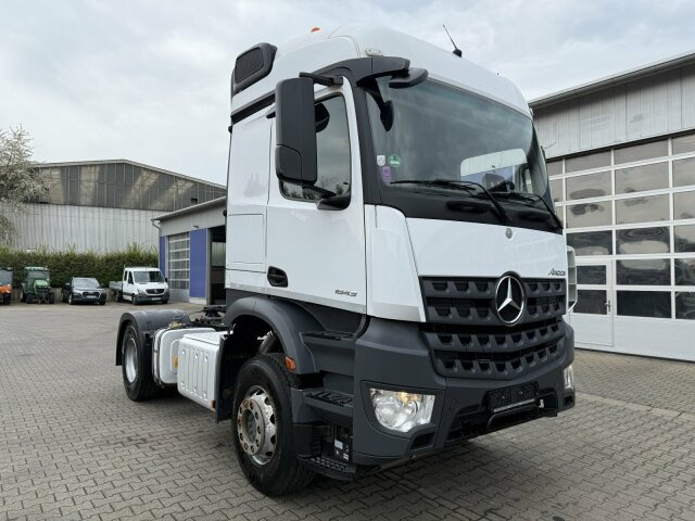 Mercedes-Benz Actros 1843 Sattelzugmaschine 4x2 Kipph. - Tracteur routier: photos 1 Mercedes-Benz Actros 1843 Sattelzugmaschine 4x2 Kipph. - Tracteur routier: photos 1