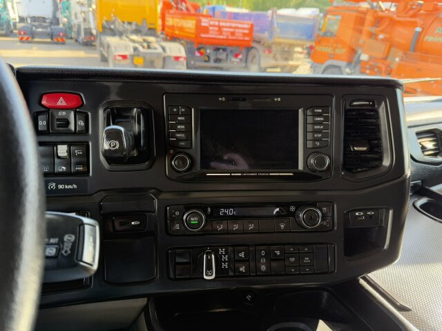 Scania G450 XT 4x4 Euro 6 SZM Kipphydraulik Blatt/ Luft - Tracteur routier: photos 3 Scania G450 XT 4x4 Euro 6 SZM Kipphydraulik Blatt/ Luft - Tracteur routier: photos 3