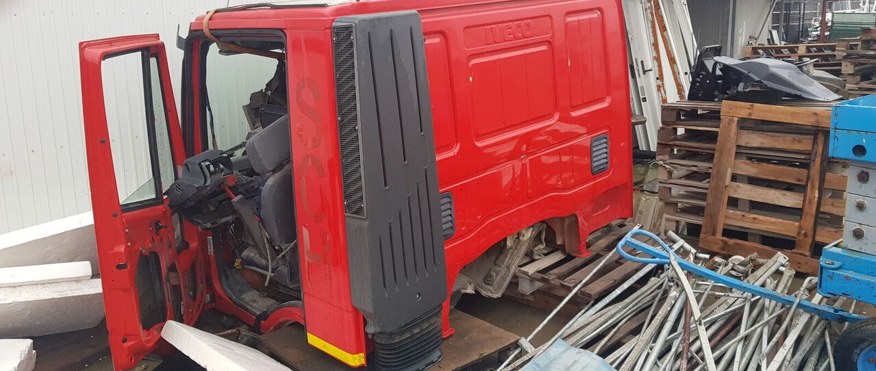 IVECO TRAKKER 450 - Cabine pour Camion: photos 4 IVECO TRAKKER 450 - Cabine pour Camion: photos 4