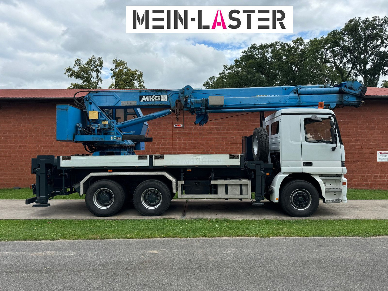 Mercedes-Benz 3335 V6 MKG 550 Ta2-a2 -46m 420 kg Funk - Camion grue: photos 5 Mercedes-Benz 3335 V6 MKG 550 Ta2-a2 -46m 420 kg Funk - Camion grue: photos 5