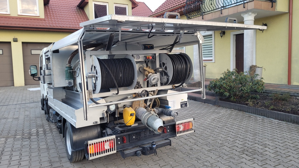 Nissan Cabstar COMBI Kanalreiniger VAAVUM CLEANER - Camion hydrocureur: photos 5 Nissan Cabstar COMBI Kanalreiniger VAAVUM CLEANER - Camion hydrocureur: photos 5