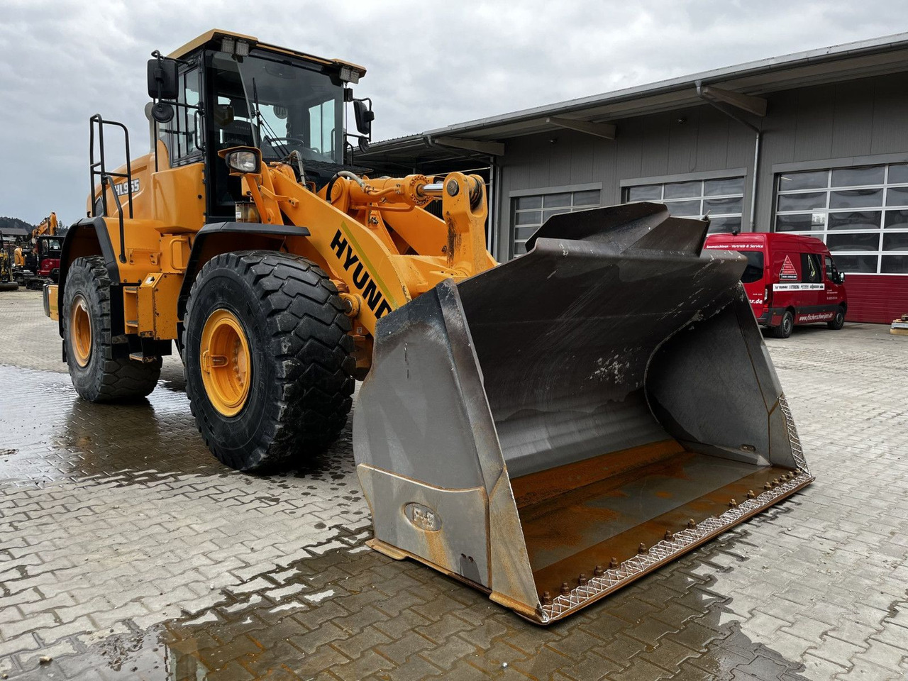 Hyundai HL 965 - Chargeuse sur pneus: photos 2 Hyundai HL 965 - Chargeuse sur pneus: photos 2