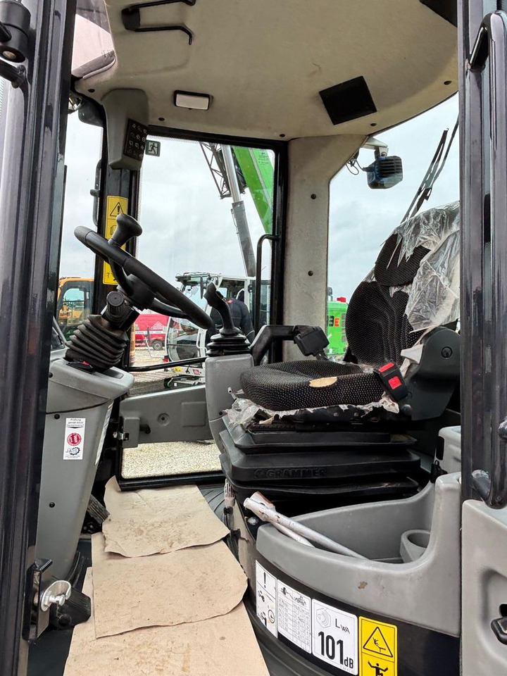 Yanmar V 120 - Chargeuse sur pneus: photos 5 Yanmar V 120 - Chargeuse sur pneus: photos 5