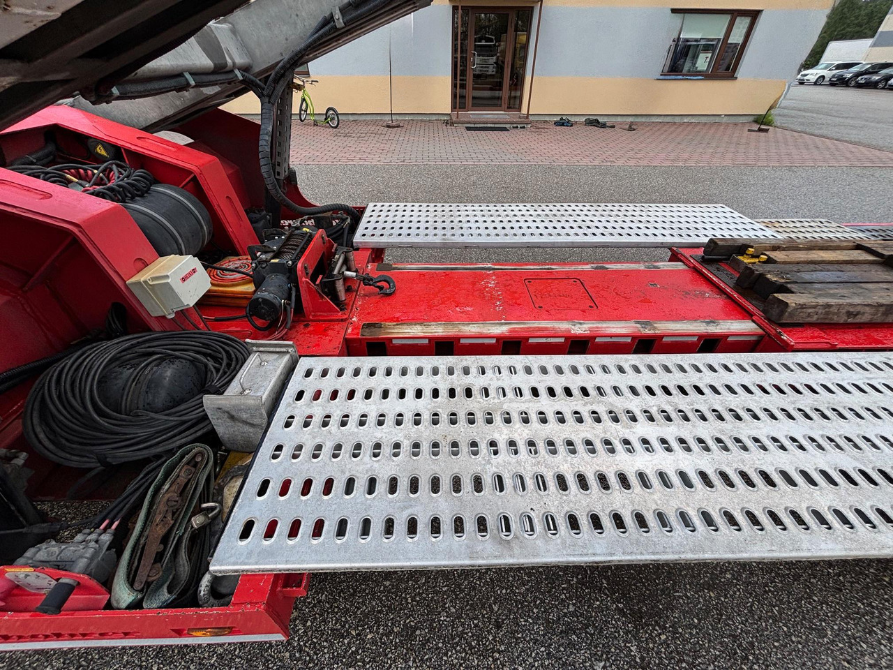 Semi-remorque porte-voitures KÄSSBOHRER: photos 14 Semi-remorque porte-voitures KÄSSBOHRER: photos 14