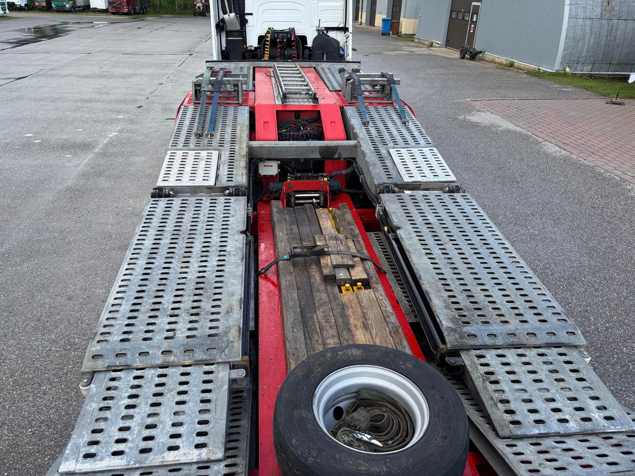 Semi-remorque porte-voitures KÄSSBOHRER: photos 6 Semi-remorque porte-voitures KÄSSBOHRER: photos 6