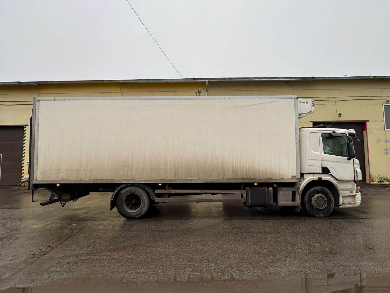 SCANIA P270 - Camion frigorifique: photos 1 SCANIA P270 - Camion frigorifique: photos 1