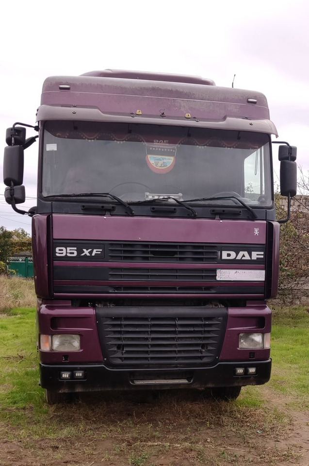 DAF 95XF380 - Tracteur routier: photos 2 DAF 95XF380 - Tracteur routier: photos 2