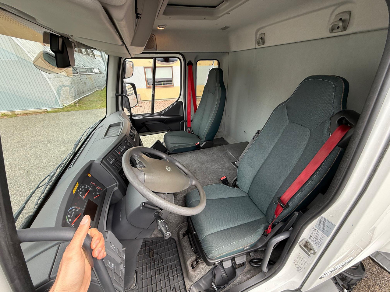 VOLVO FL250 - Camion fourgon: photos 5 VOLVO FL250 - Camion fourgon: photos 5