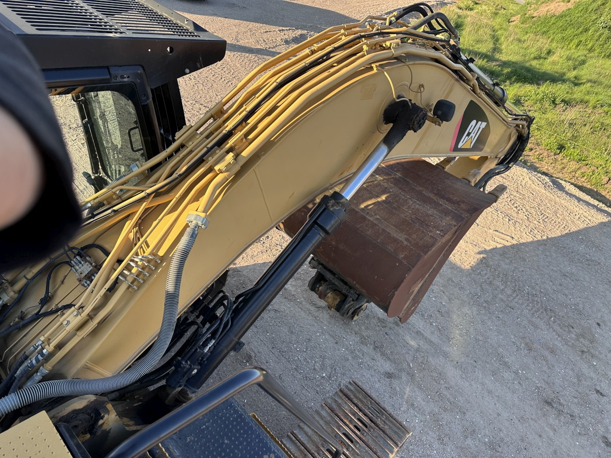 Pelle sur chenille CATERPILLAR 324 E LN Deutsche Maschine! Top !!!: photos 40