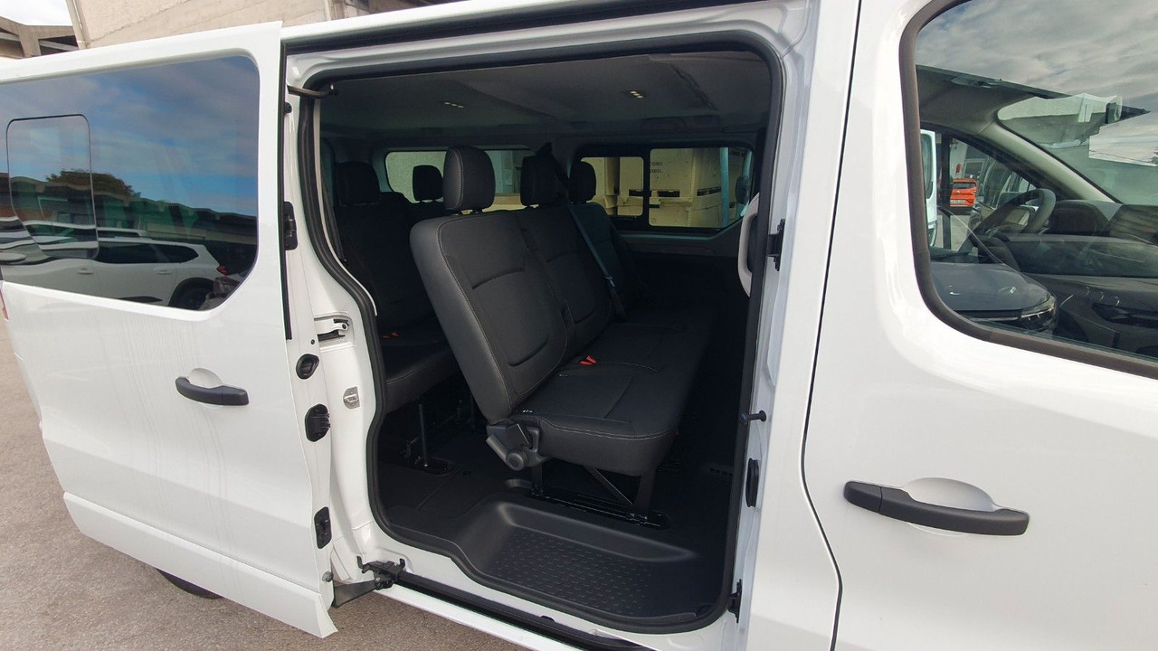 Renault Trafic Passenger Grand Intens dCi 150 - Transport de personnes: photos 5 Renault Trafic Passenger Grand Intens dCi 150 - Transport de personnes: photos 5