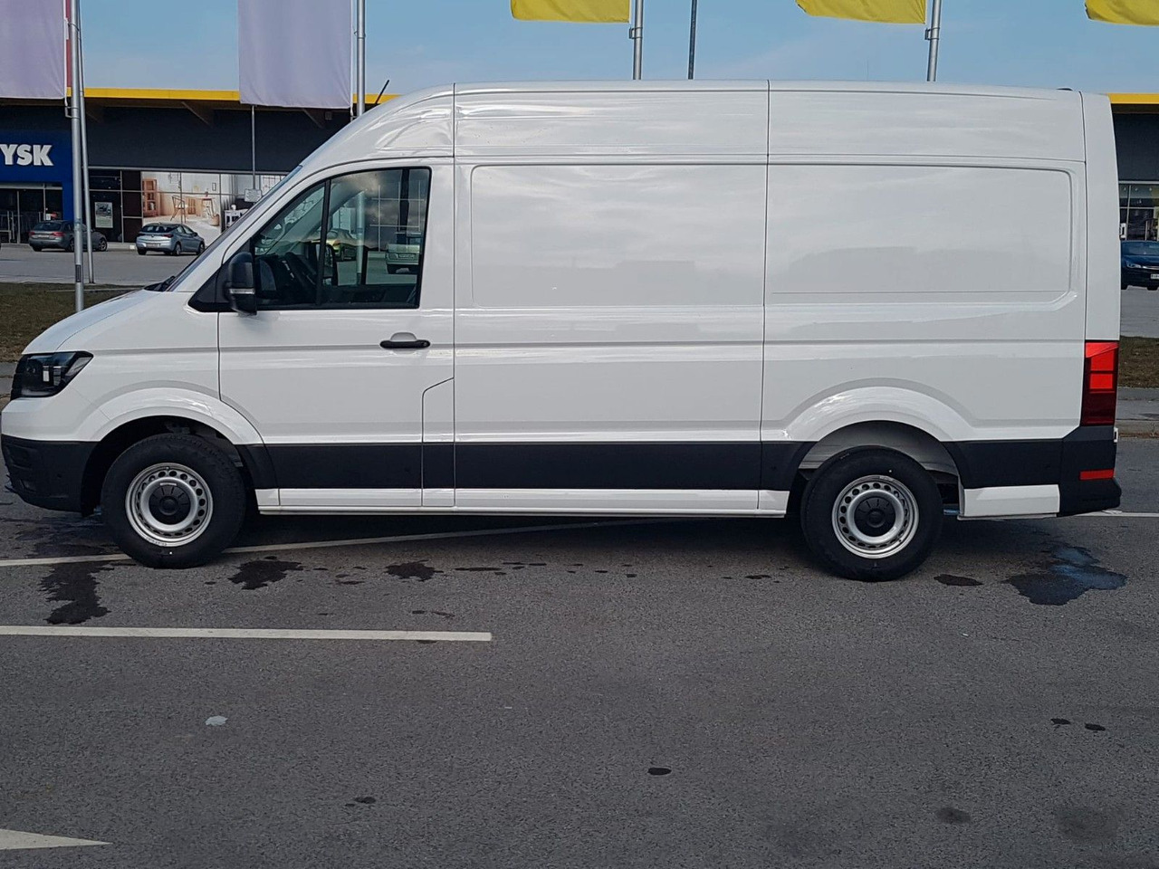 Volkswagen Crafter Kasten 35 L3H3-177-AT8-FWD - Fourgon utilitaire: photos 1 Volkswagen Crafter Kasten 35 L3H3-177-AT8-FWD - Fourgon utilitaire: photos 1