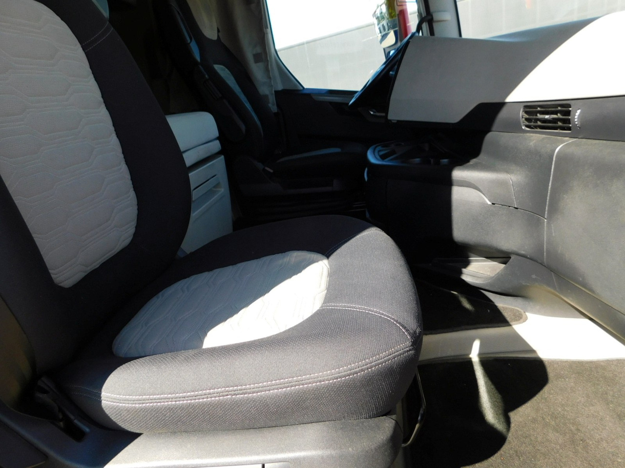 Ford F max ll 4x2 scab e6 12tx2620 - Tracteur routier: photos 5 Ford F max ll 4x2 scab e6 12tx2620 - Tracteur routier: photos 5