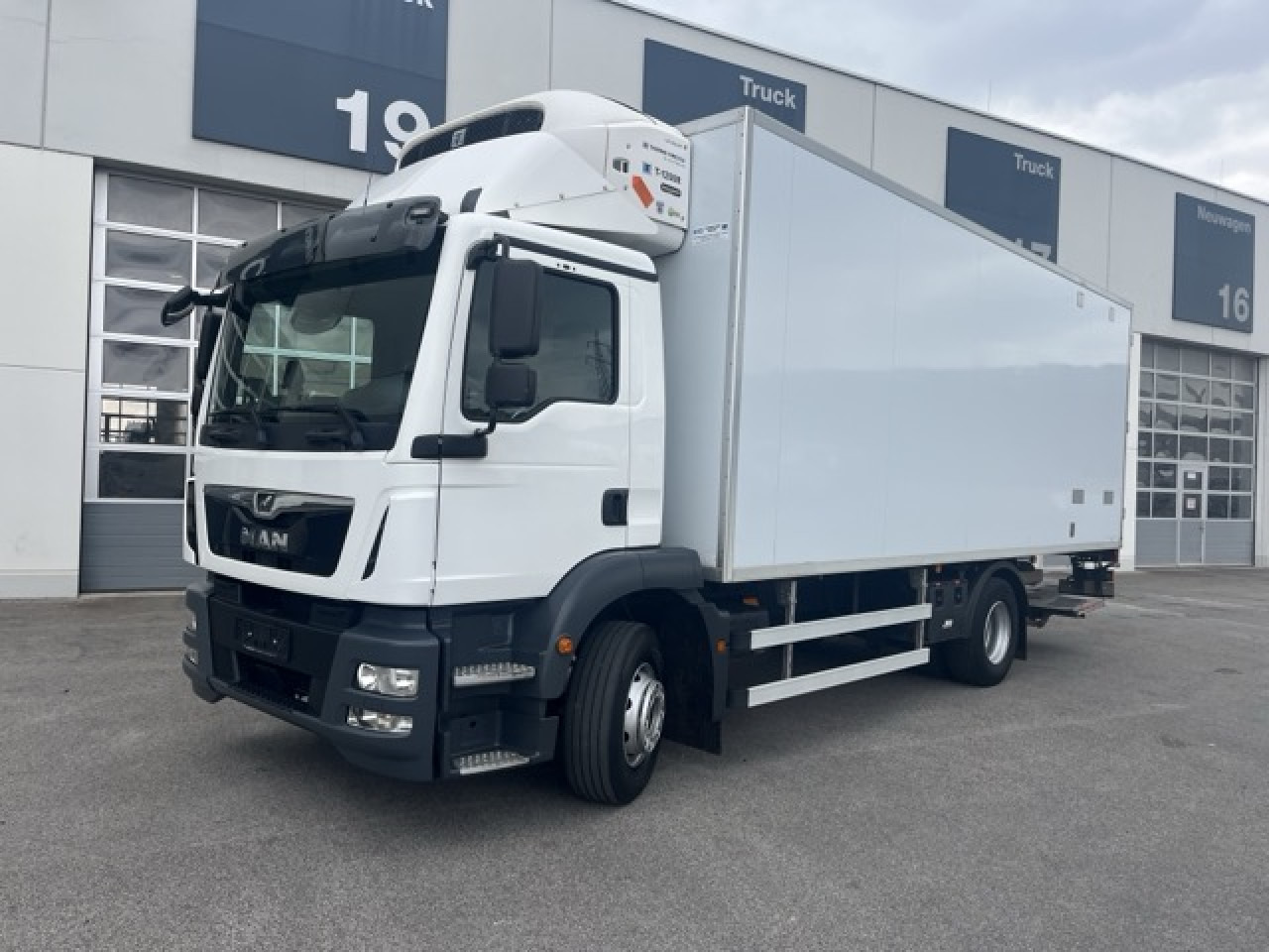 MAN TGM 15.290 4x2 LL Tiefkühler ATP möglich Euro6 - Utilitaire frigorifique: photos 1 MAN TGM 15.290 4x2 LL Tiefkühler ATP möglich Euro6 - Utilitaire frigorifique: photos 1