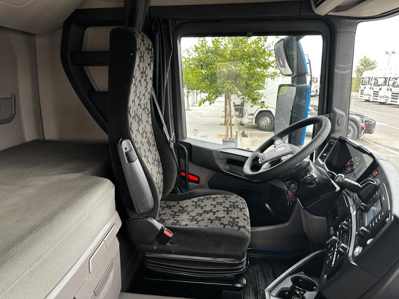 Tracteur routier Scania R 450: photos 9