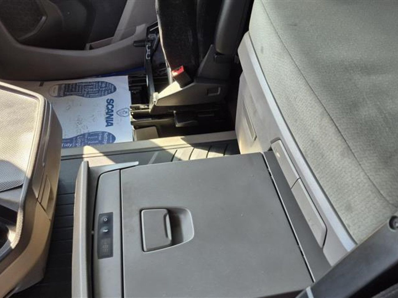 Tracteur routier Scania R 450: photos 8