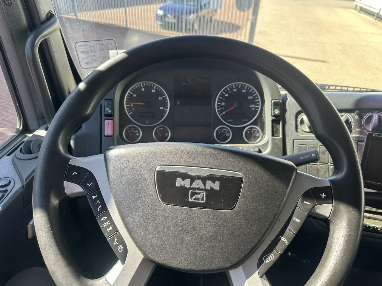 MAN TGA 18.360 LL 4x2 TGA 18.360 LL 4x2, Fahrschule - Camion: photos 5 MAN TGA 18.360 LL 4x2 TGA 18.360 LL 4x2, Fahrschule - Camion: photos 5