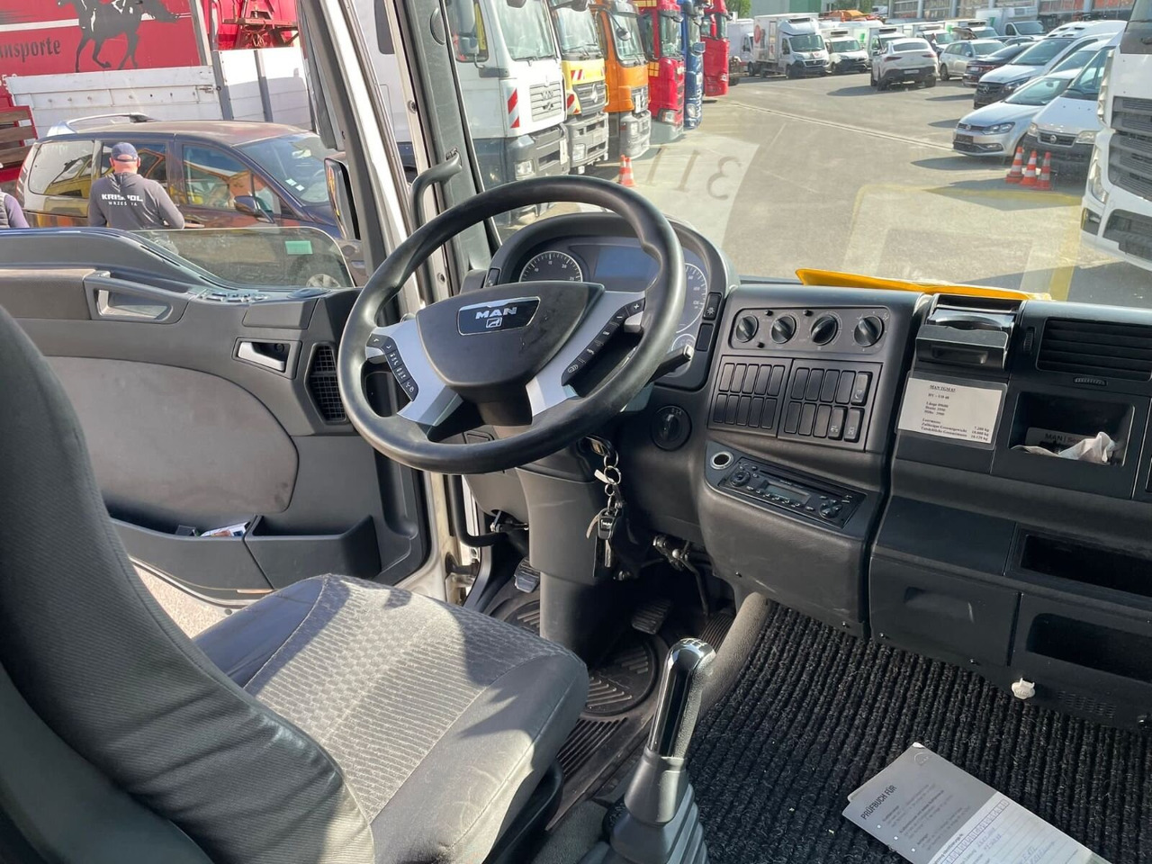 MAN TGM 18.330 4X2 LL TGM 18.330 4X2 LL, Fahrschulausstattung - Camion: photos 2 MAN TGM 18.330 4X2 LL TGM 18.330 4X2 LL, Fahrschulausstattung - Camion: photos 2