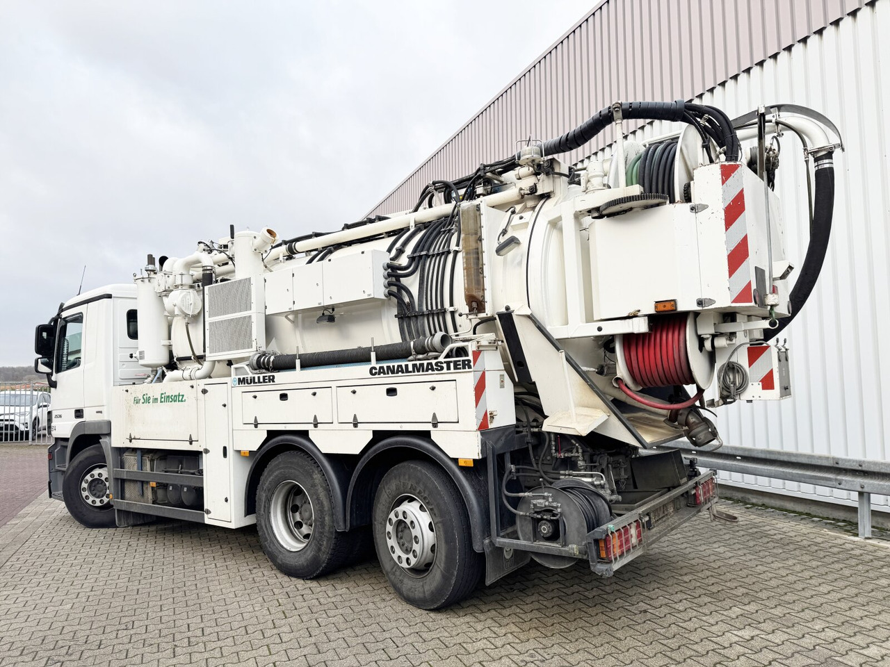 Mercedes-Benz Actros 2536 L 6x2 Actros 2536 L 6x2, Müller Saug- und Spülwagen ca. 10,5m³, Lenkachse - Camion: photos 3 Mercedes-Benz Actros 2536 L 6x2 Actros 2536 L 6x2, Müller Saug- und Spülwagen ca. 10,5m³, Lenkachse - Camion: photos 3