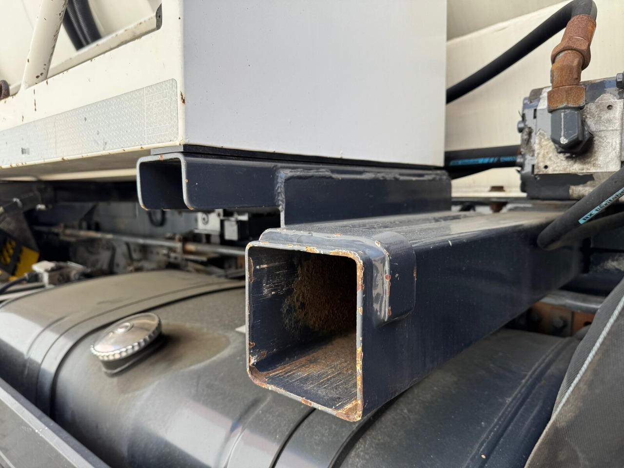 Camion Mercedes-Benz Actros 2541 L 6x2 Actros 2541 L 6x2, Müller Saug-/Spülwagen ca. 12m³, Widi-Platte, Lift-/Lenkachse: photos 13 Camion Mercedes-Benz Actros 2541 L 6x2 Actros 2541 L 6x2, Müller Saug-/Spülwagen ca. 12m³, Widi-Platte, Lift-/Lenkachse: photos 13