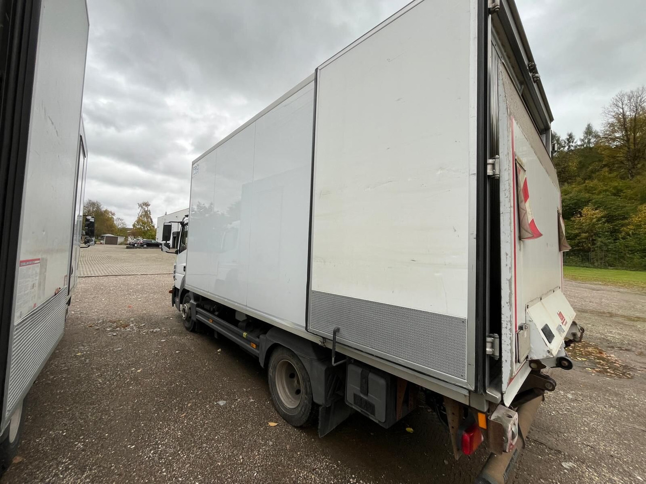 Mercedes-Benz Atego 816 4x2 Atego 816 4x2, Kühlkoffer, Trennwand, ThermoKing, LBW Sörensen - Camion: photos 4 Mercedes-Benz Atego 816 4x2 Atego 816 4x2, Kühlkoffer, Trennwand, ThermoKing, LBW Sörensen - Camion: photos 4