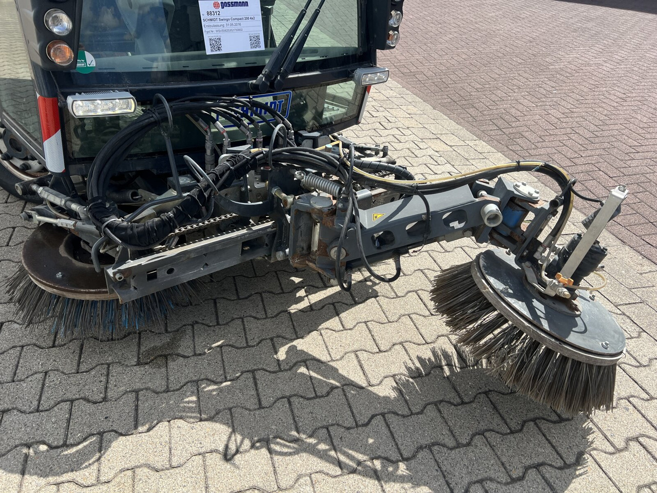 Schmidt Swingo Compact 200 4x2 Swingo Compact 200 4x2, Kehrmaschine - Camion: photos 2 Schmidt Swingo Compact 200 4x2 Swingo Compact 200 4x2, Kehrmaschine - Camion: photos 2