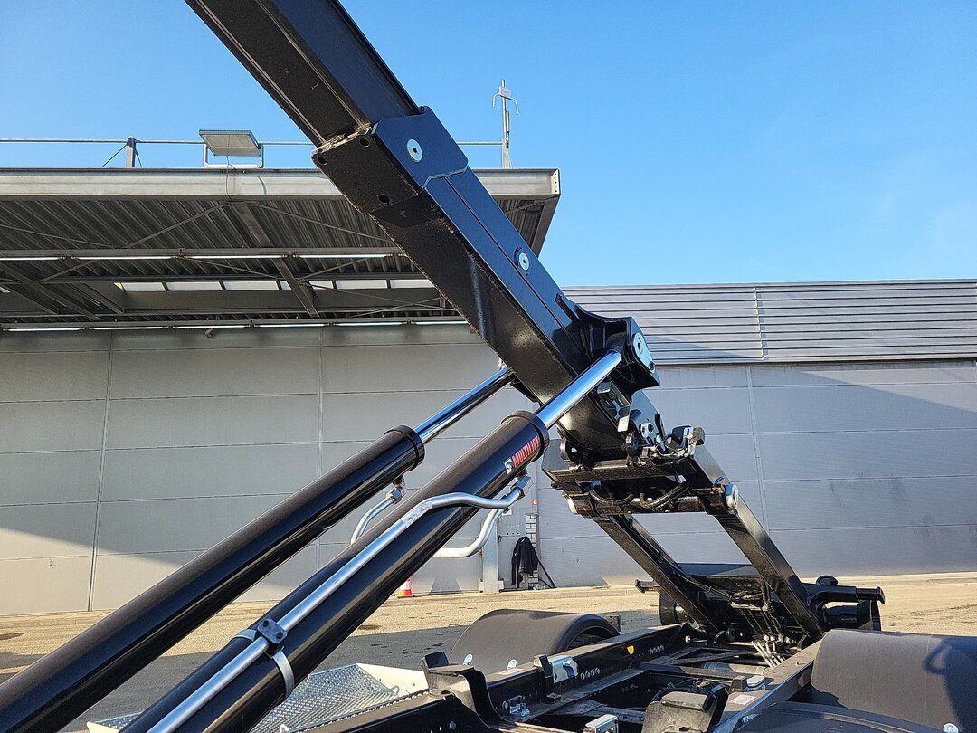 Euro Cargo 180E320 4x2 Euro Cargo 180E320 4x2, HIAB Abroller - Camion ampliroll: photos 2 Euro Cargo 180E320 4x2 Euro Cargo 180E320 4x2, HIAB Abroller - Camion ampliroll: photos 2