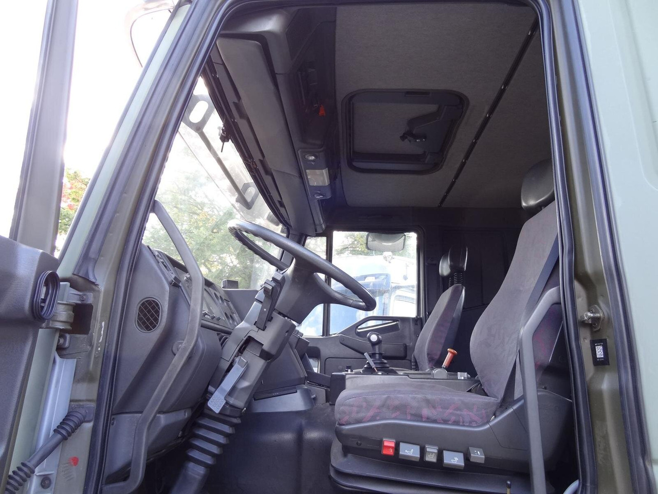 Crédit-bail de  EuroTrakker 260E44W 6X6 EuroTrakker 260E44W 6X6, Retarder, ADR EuroTrakker 260E44W 6X6 EuroTrakker 260E44W 6X6, Retarder, ADR: photos 6