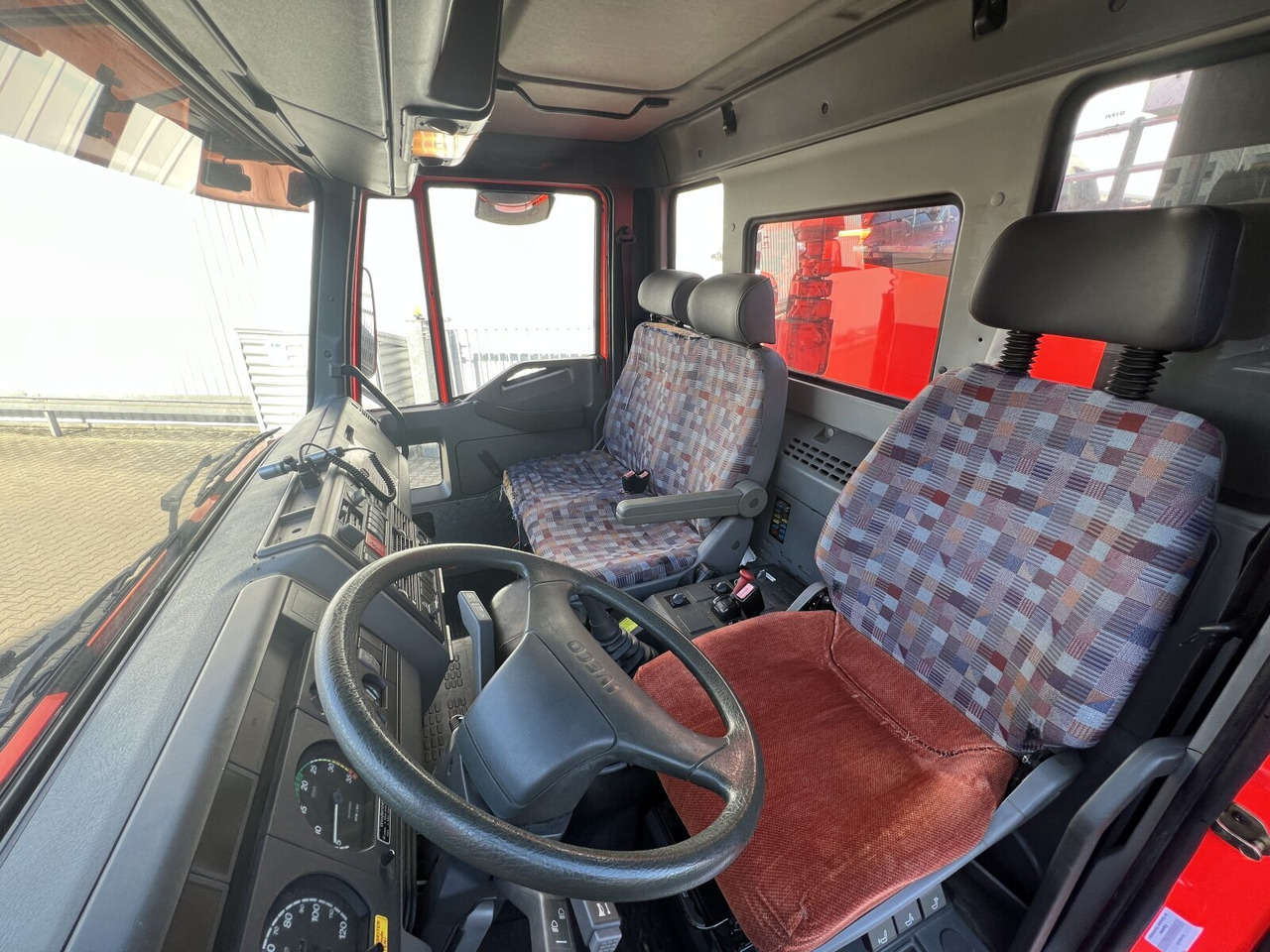 FF 95 E 18 WR 4x4 FF 95 E 18 WR 4x4, 6000l Wassertank - Camion citerne: photos 4 FF 95 E 18 WR 4x4 FF 95 E 18 WR 4x4, 6000l Wassertank - Camion citerne: photos 4