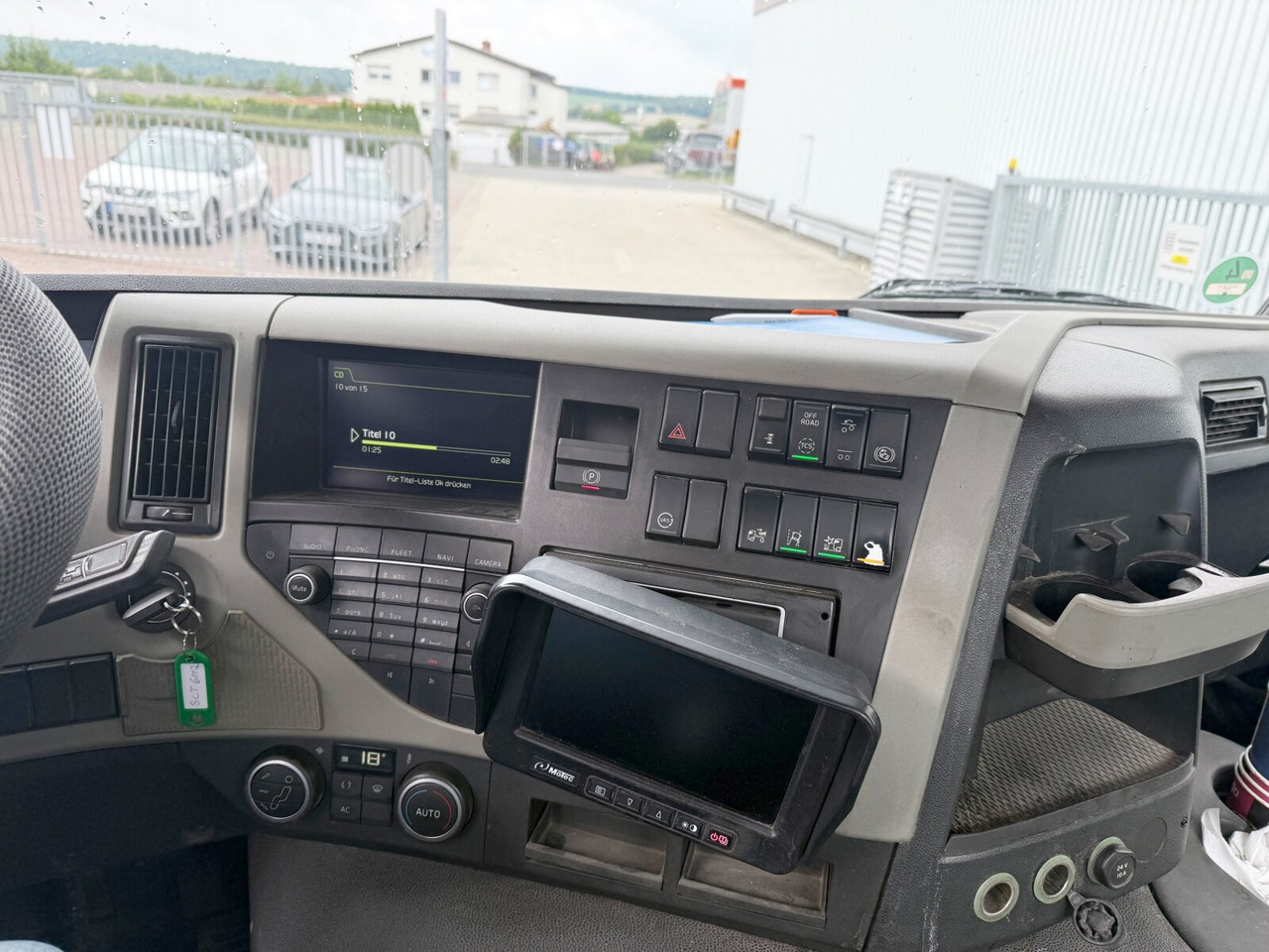 FM 410 6x2 FM 410 6x2, Lenk-/Liftachse - Camion ampliroll: photos 3 FM 410 6x2 FM 410 6x2, Lenk-/Liftachse - Camion ampliroll: photos 3