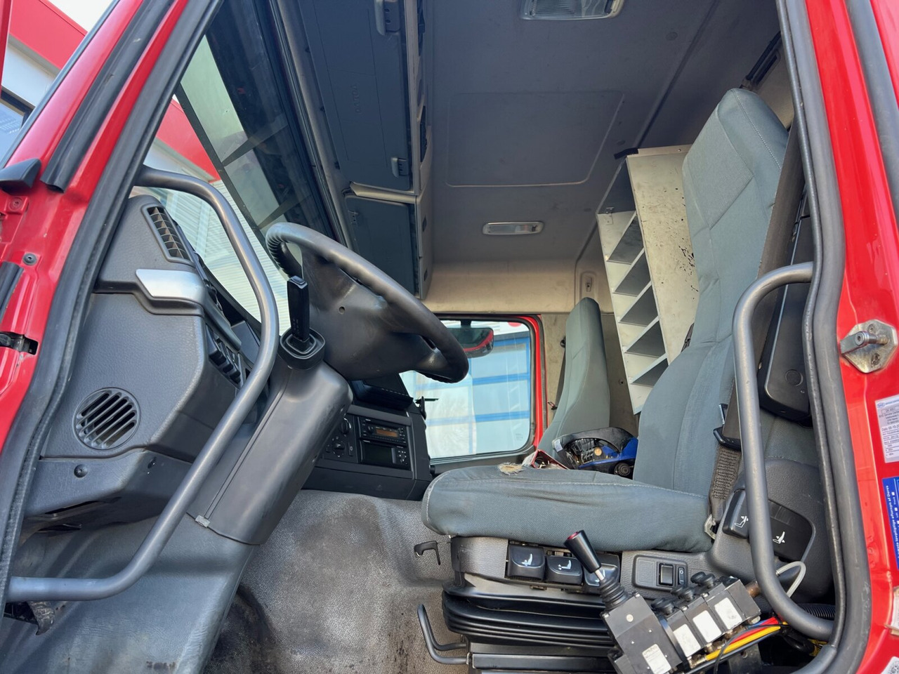 FM 460 8x2-6 FM 460 8x2-6, Lenk-/Liftachse, Kran HMF 2020-K4, Funk - Camion ampliroll, Camion grue: photos 5 FM 460 8x2-6 FM 460 8x2-6, Lenk-/Liftachse, Kran HMF 2020-K4, Funk - Camion ampliroll, Camion grue: photos 5